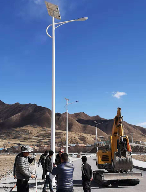 甘南碌曲10米博湖太阳能路灯项目