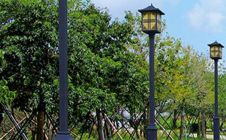 太阳能博湖庭院灯价格为何差三倍？关键看这几点